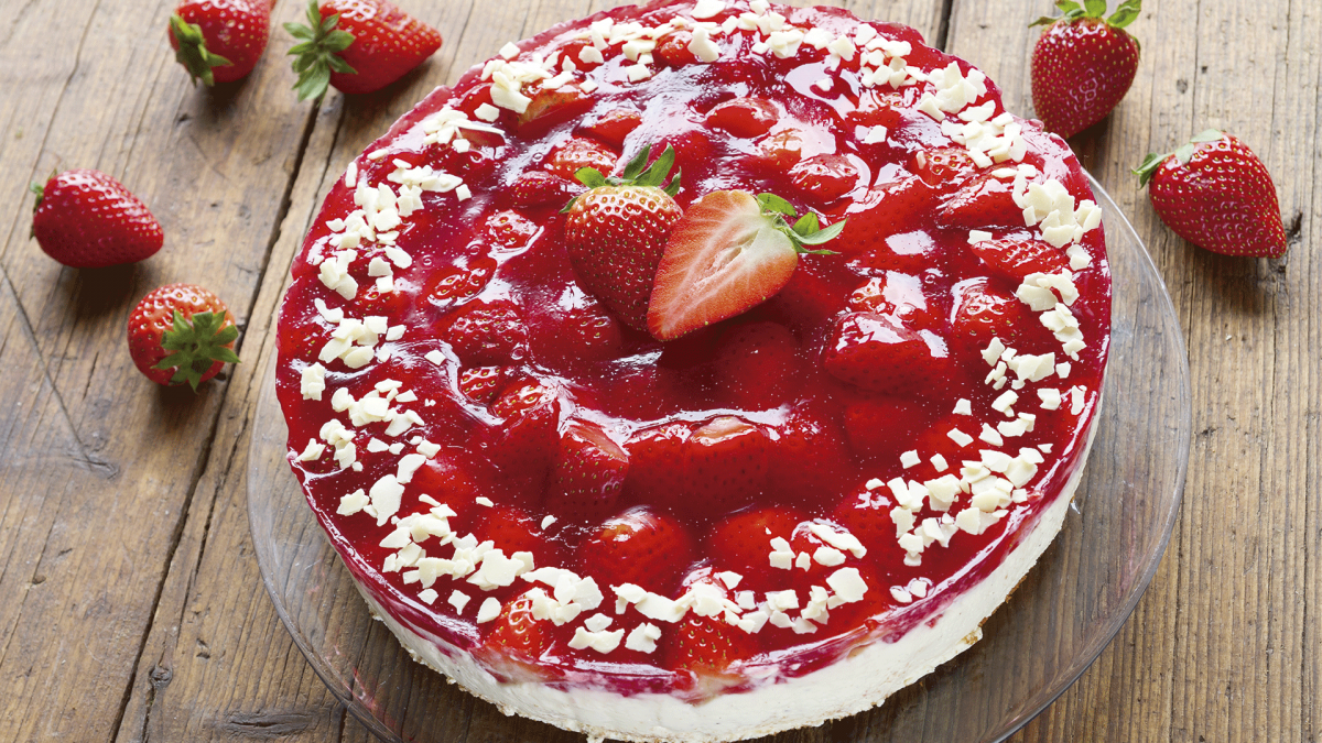 delicious strawberry cake